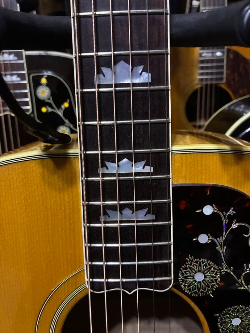 ギブソンJ 200 100周年限定モデル