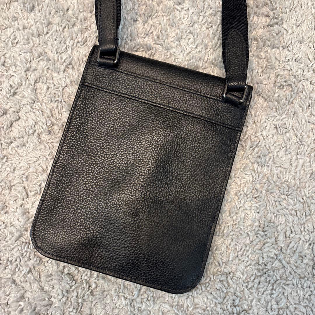 COACH 黒レザーショルダーバッグ バックル付き