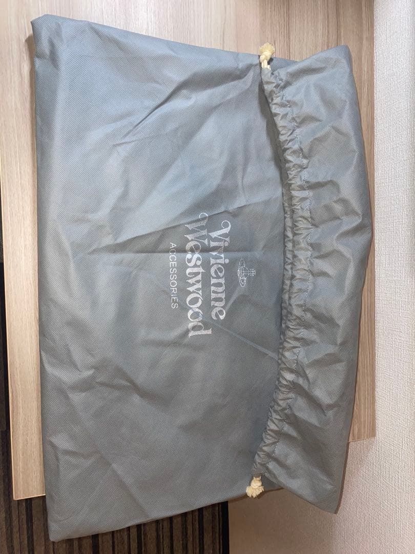 ヴィヴィアンウエストウッド PUNK変形ボデ イバッグ