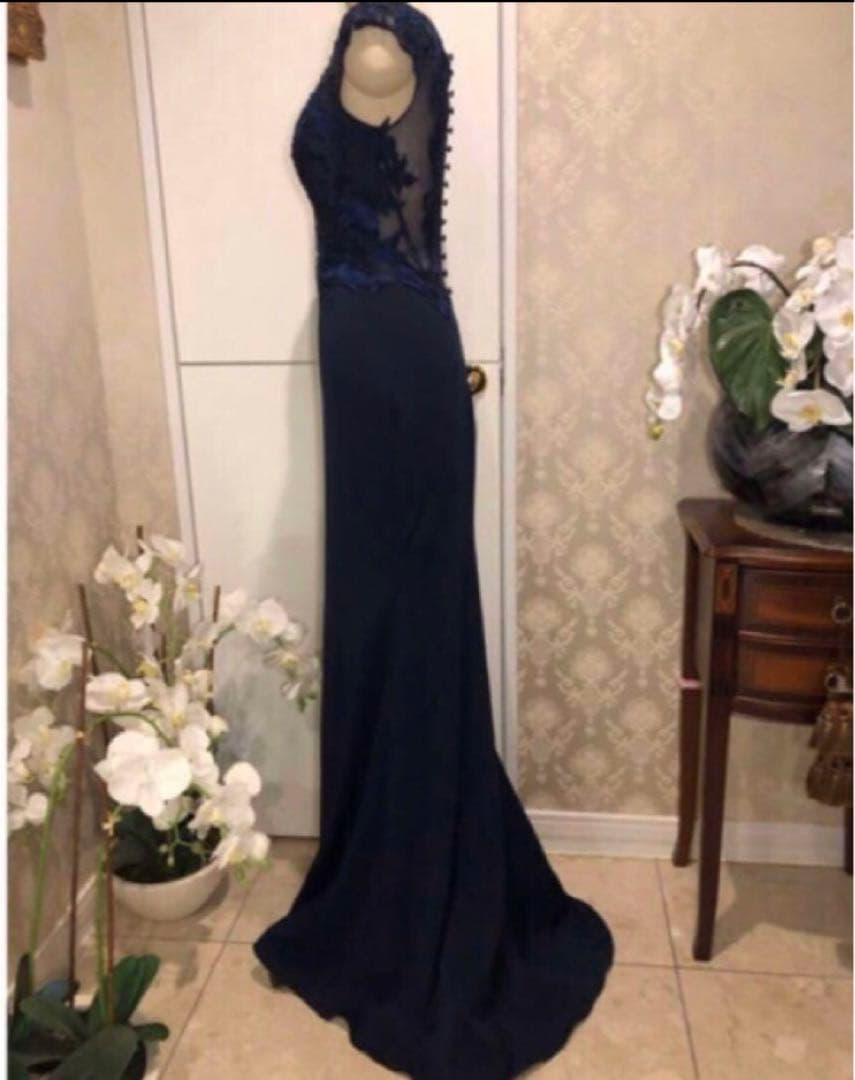 高級刺繍ドレス