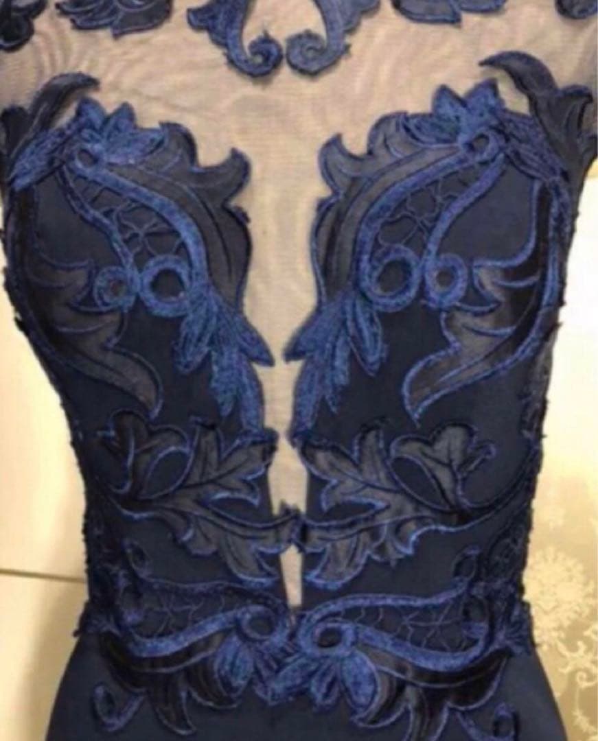 高級刺繍ドレス