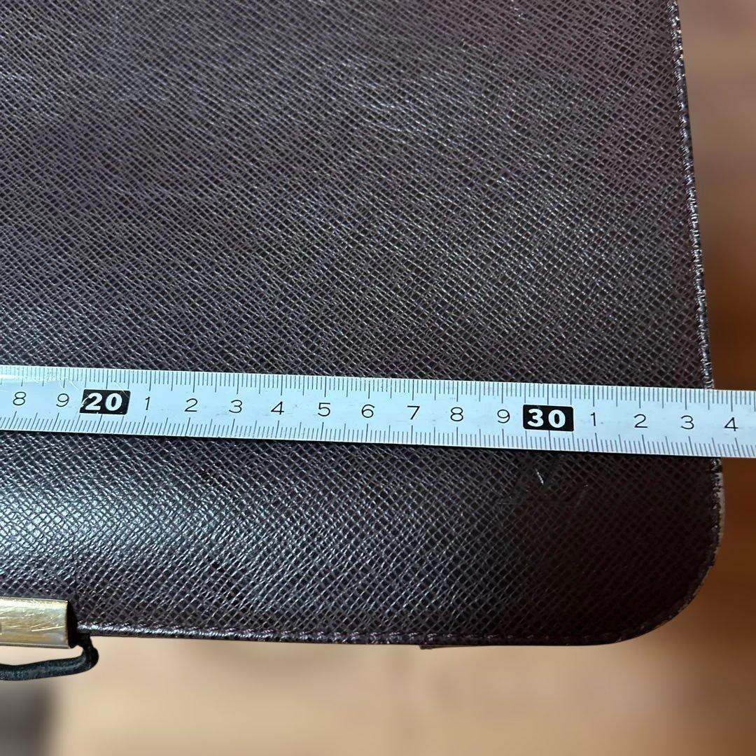 黒霧です。ルイビィトン　タイガ　メッセンジャーバック　ショルダーバック