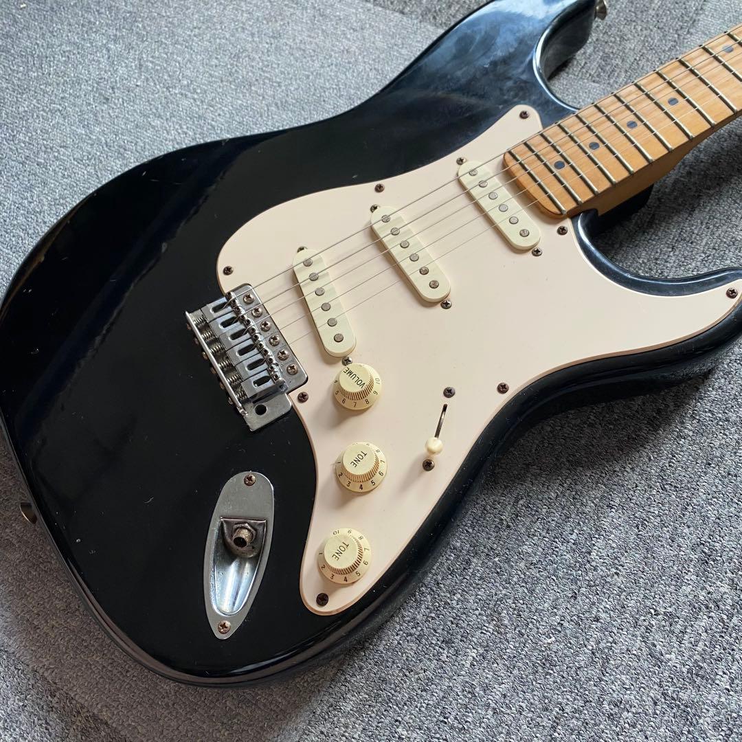 ブラック ストラトキャスター 社ロゴ付きノーブランド ブラッキー ビンテージ