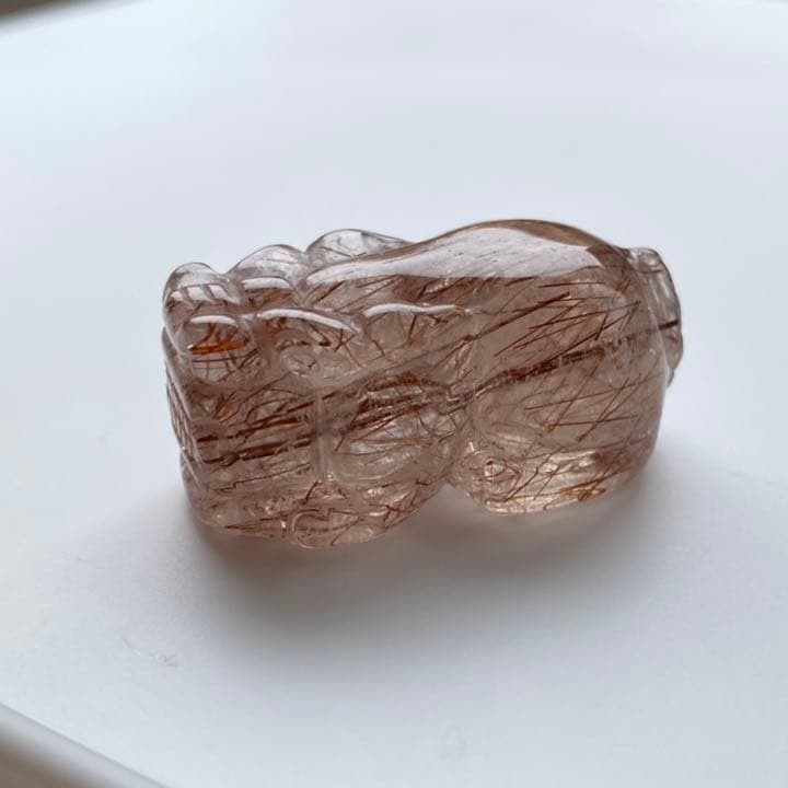 高品質 高透明度 ブラウンルチルクォーツ 貔貅（ヒキュウ）天然石 置物