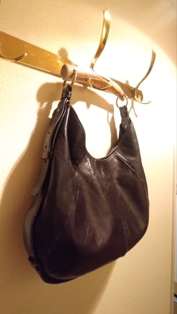 サンローラン リヴ・ゴーシュモンバサ