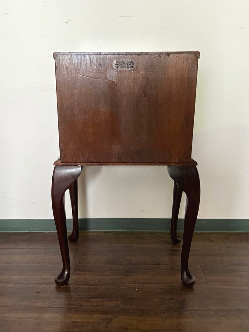 k199r124 Lloyd's ベッドサイドテーブル カブリオールレッグ 猫脚