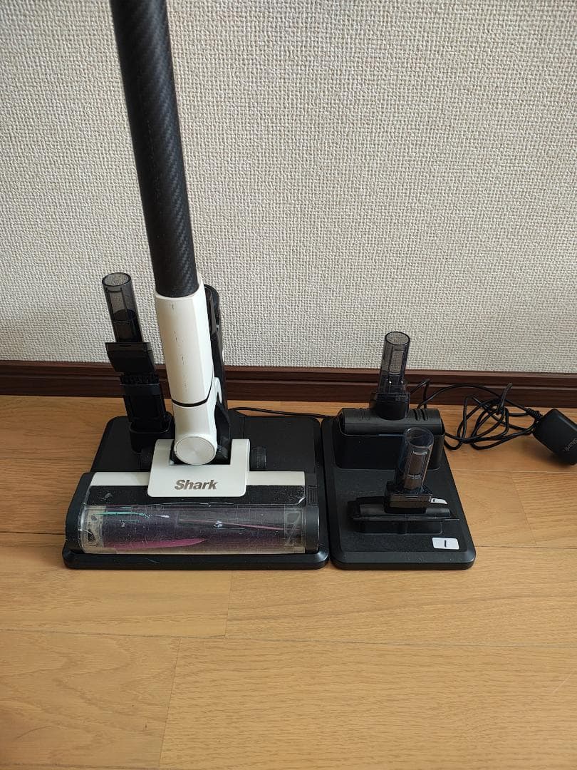 シャーク★LC200JIV★バッテリー新品と同等★ヘッド微割れあり