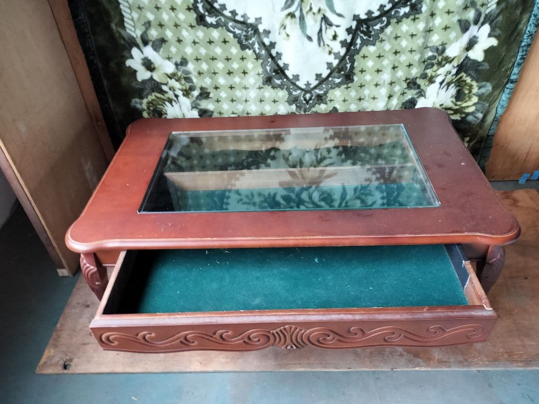 猫足　テーブル　最終値下げ　引き取りでお願いします