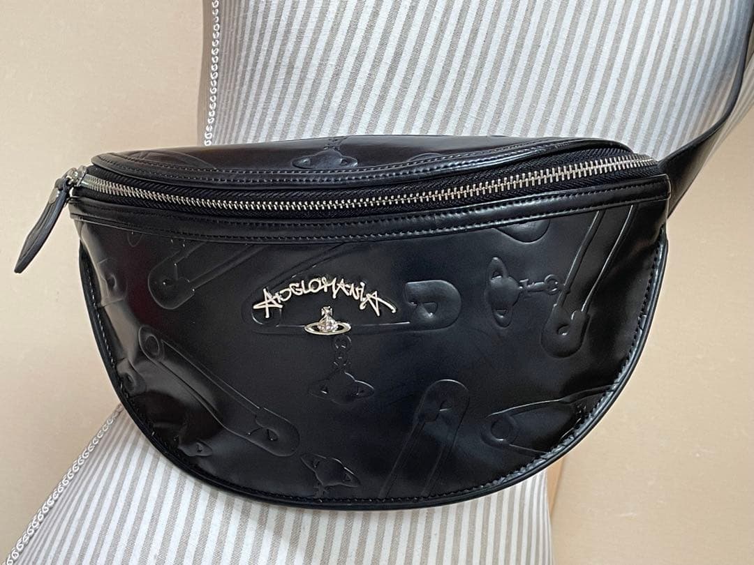 Vivienne Westwood ボディバッグ ウエストバッグ チャーム付