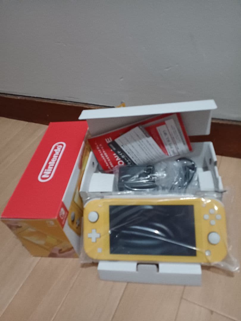 (新品未使用) Switch Lite イエロー・コ一ラル2台セット