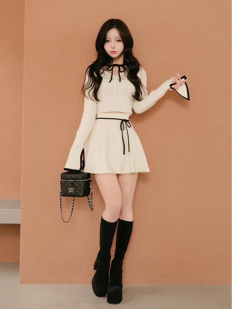 新品タグ付 ウエストオープンリボンデザインニットミニワンピース ダーリッチ F