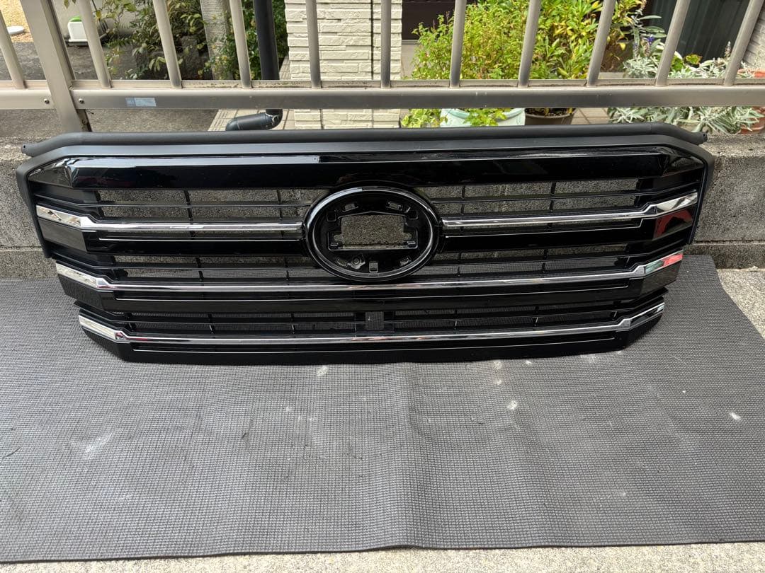 ランドクルーザー フロントグリル メッキ 純正