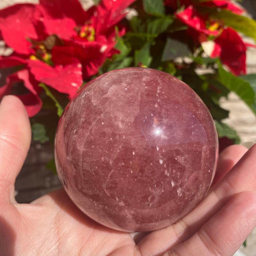 ストロベリークォーツスフィア③ マイカインストロベリー