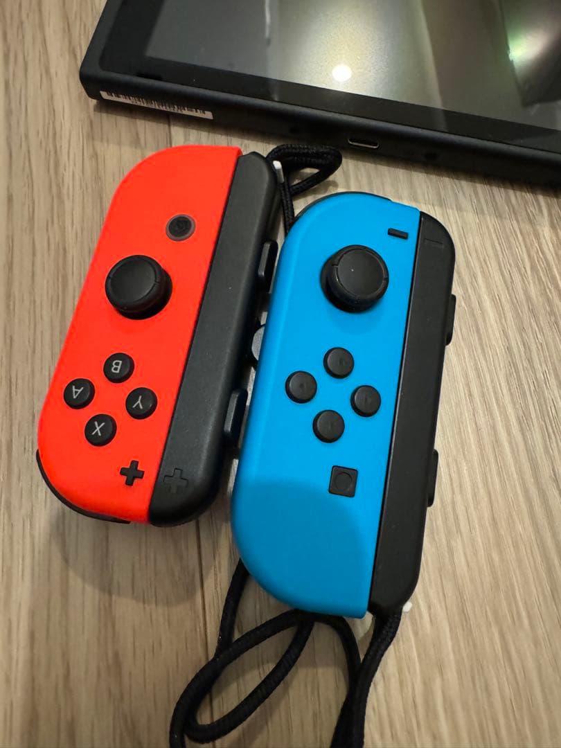 美品　Nintendo Switch 本体 、ゲームソフト2個付き