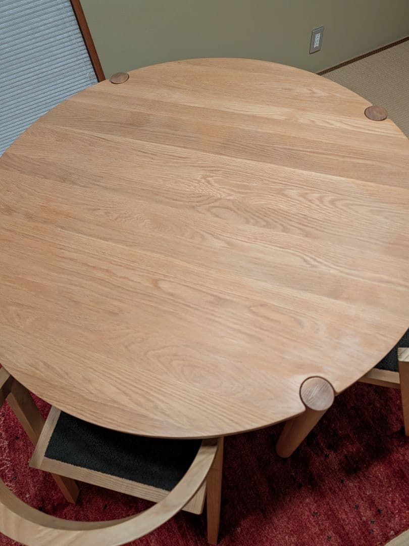 オーク無垢　ラウンドテーブル　ダイニングテーブルφ1100