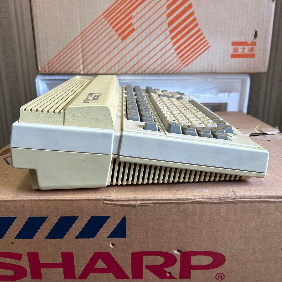 希少　富士通　マイクロ7 MB25010 パーソナルコンピューター　当時物