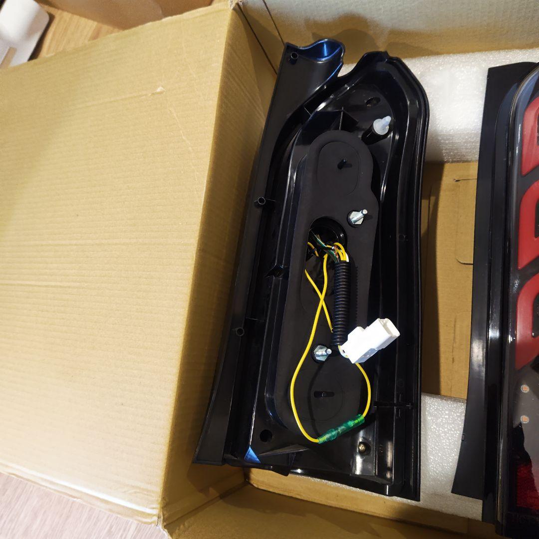 プロボックス　ショウワガレージ　LEDテールランプ　ライトスモーク