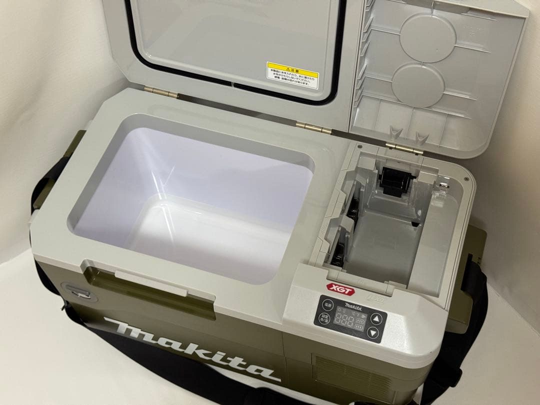 【美品】マキタ　makita ポータブル冷温蔵庫　CW 001G 20L
