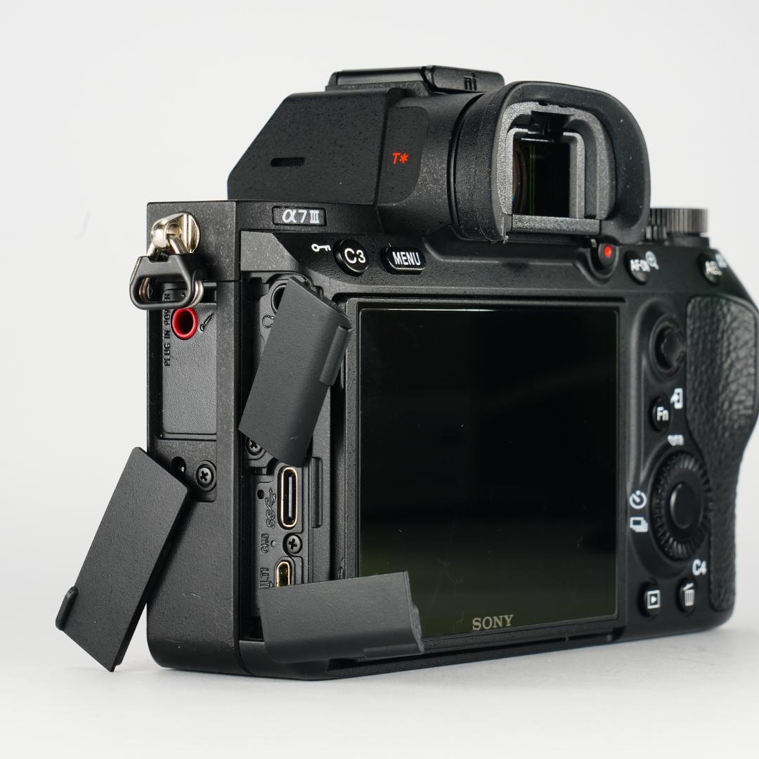 【完全セット】SONY α7III超美品！11,755回/20万 すぐ撮影可能