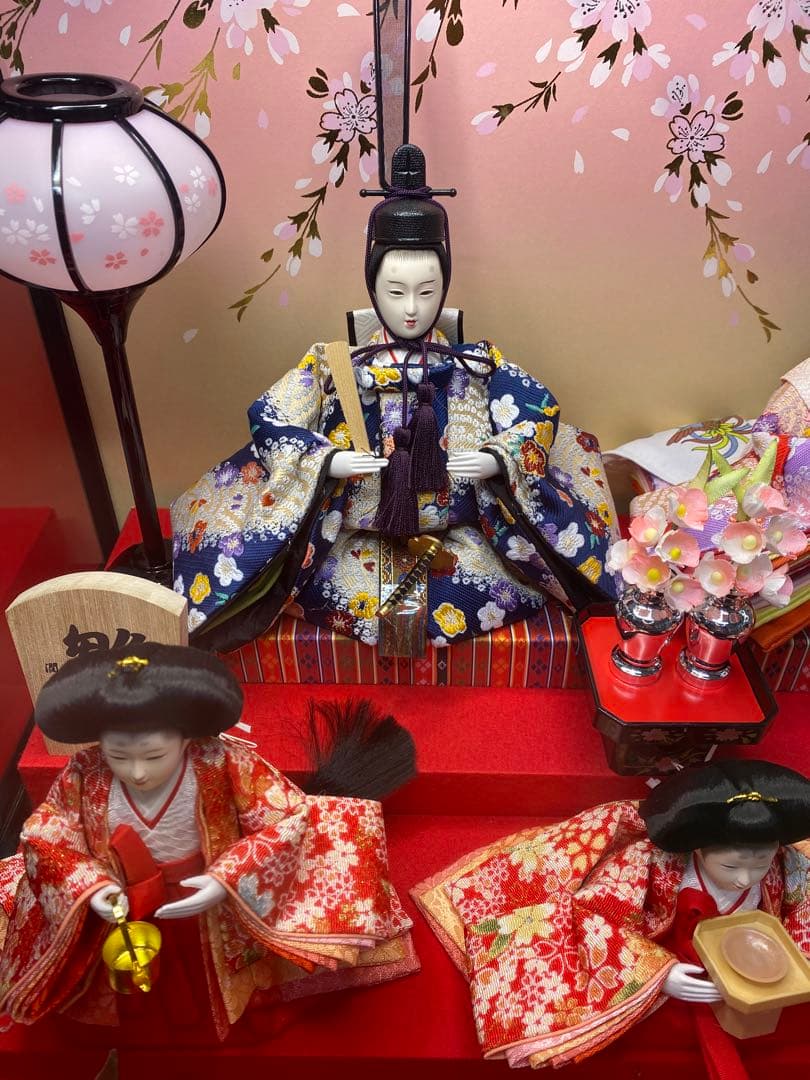 雛人形　親王五人飾りガラスケース入・間口約５４×奥行約３８×高さ約４０㎝