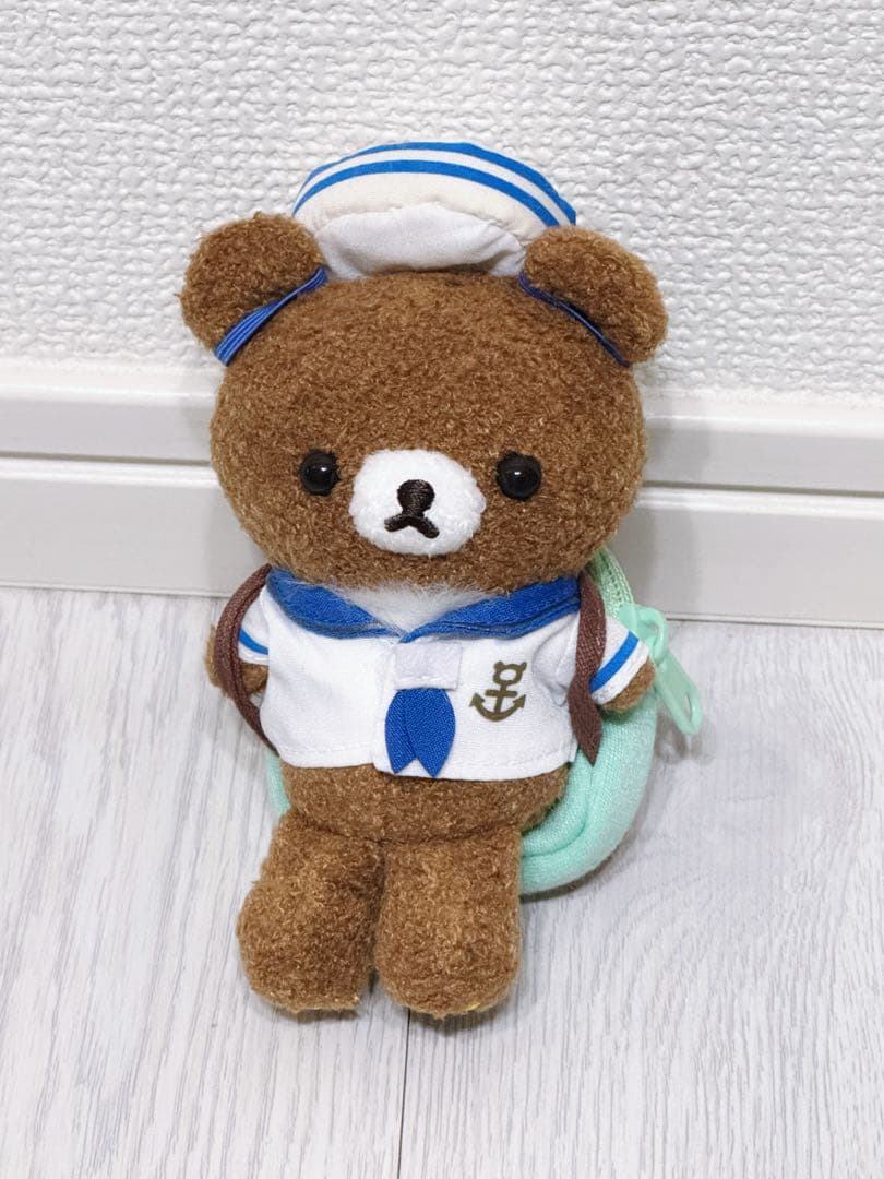 チャイロイコグマ おでかけぬいぐるみキーホルダー、ポンチョ 、セーラー