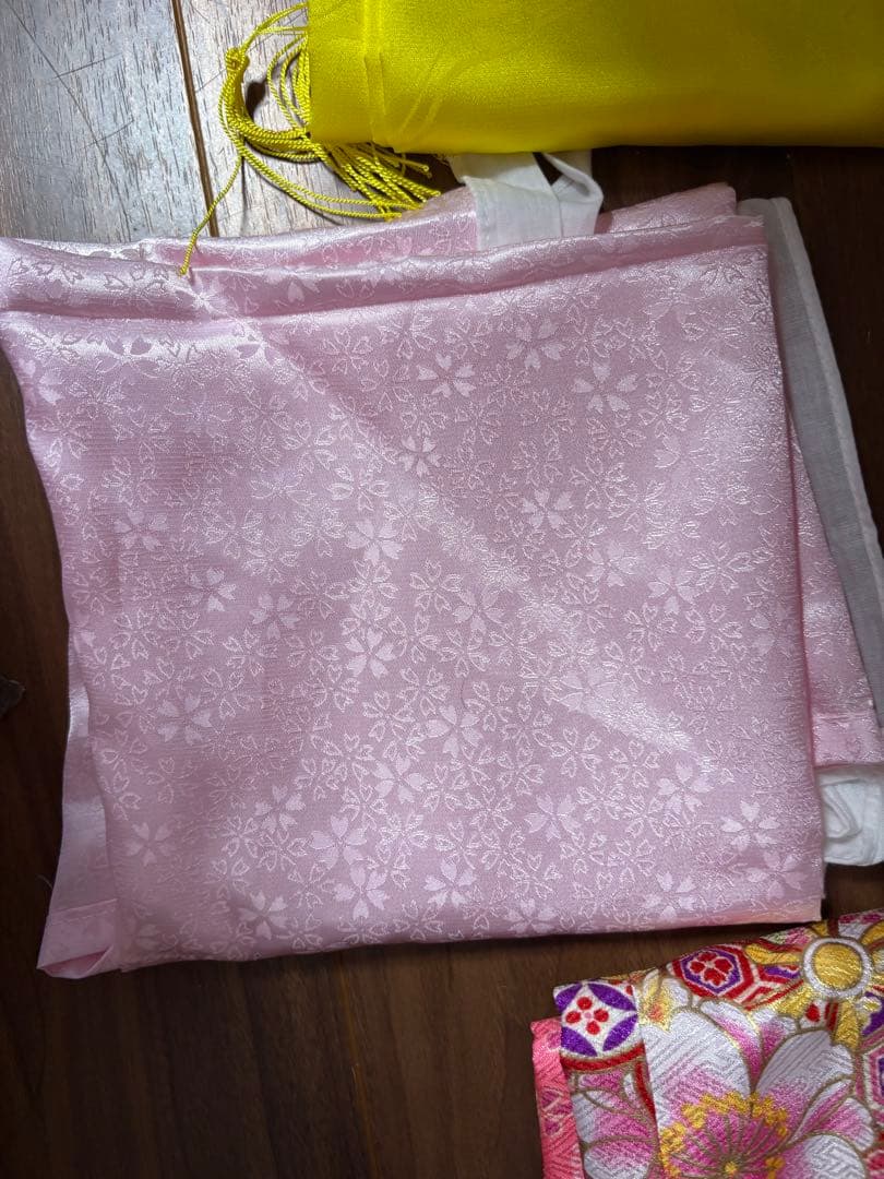 美品　定価33000円ほど！七五三花柄着物セット（ピンク・ベージュ）