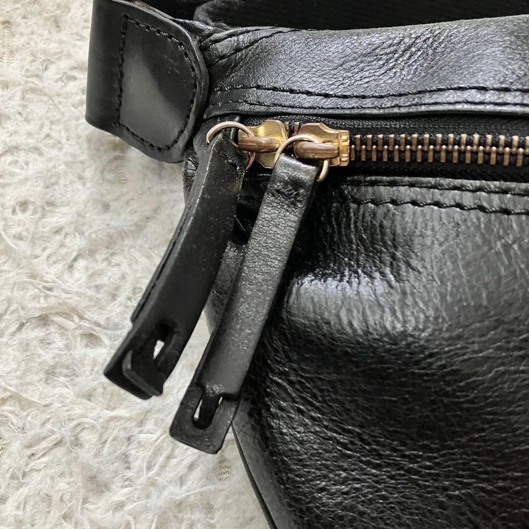 《美品高品質早い者勝ち》クオドロquadroリアルレザー本革ショルダーバッグ