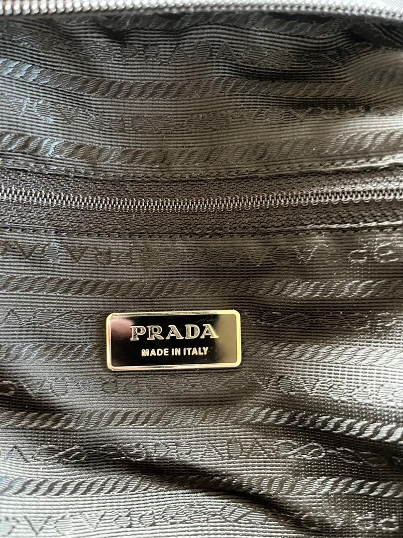 PRADA プラダ ショルダーバッグ メッセンジャー 斜め掛け可 ナイロン 黒