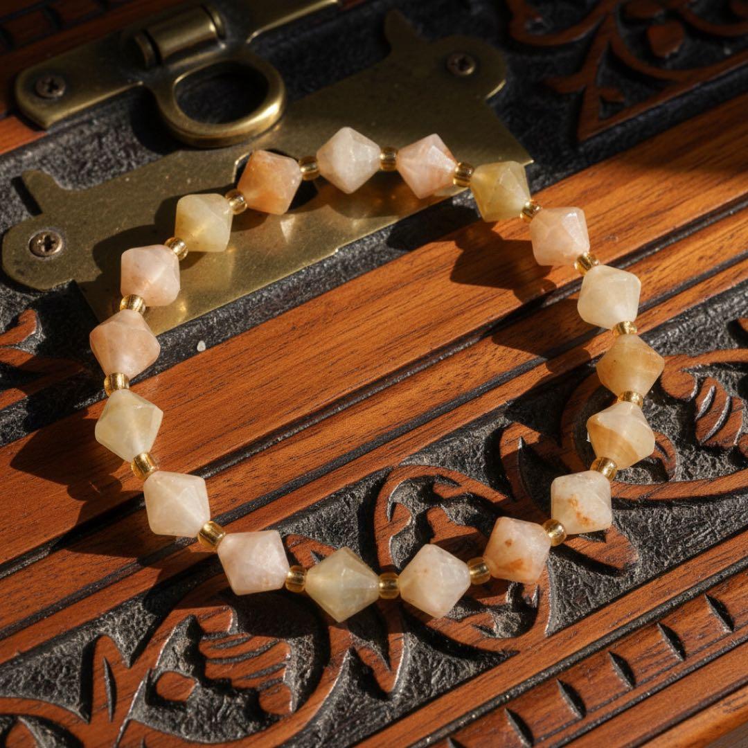 【blue.ks】 ✳︎SALE✳︎天然トパーズの華奢ゴムブレスレット