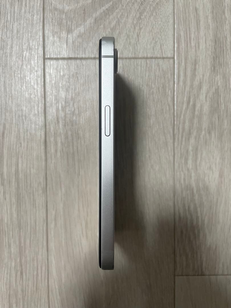 【ジャンク】iPhone 16e アメリカ版 SIMロック有 128GB 白