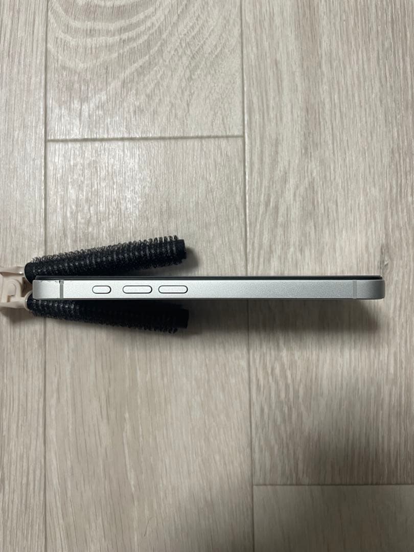 【ジャンク】iPhone 16e アメリカ版 SIMロック有 128GB 白