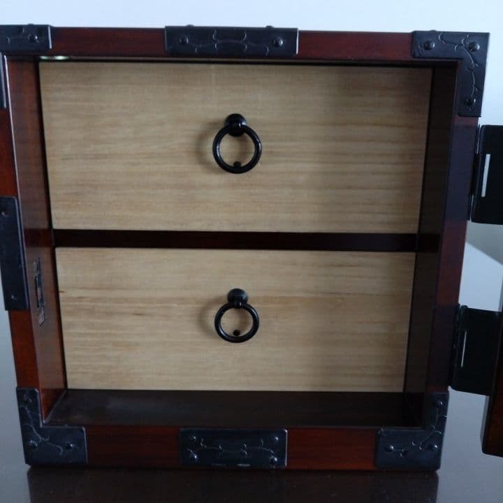 熊野堂 仙台箪笥 鍵付き 漆塗り 船箪笥 美品です。 希少