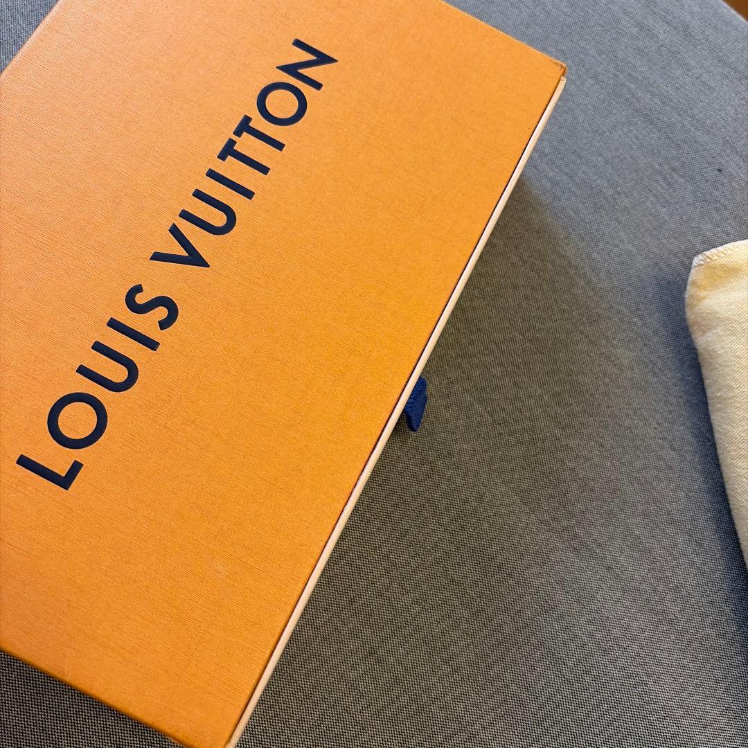 ルイヴィトン ジッピーウォレット