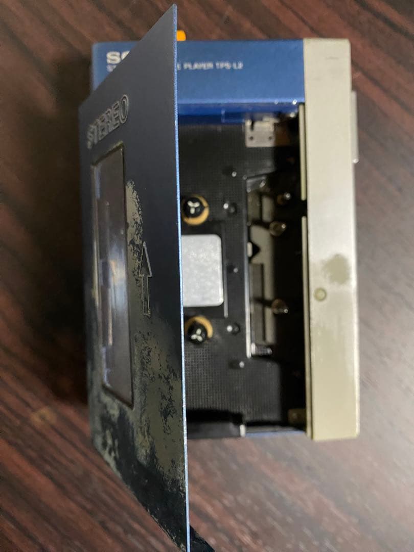 SONY初代ウォークマン TPS-L2 カバー付き