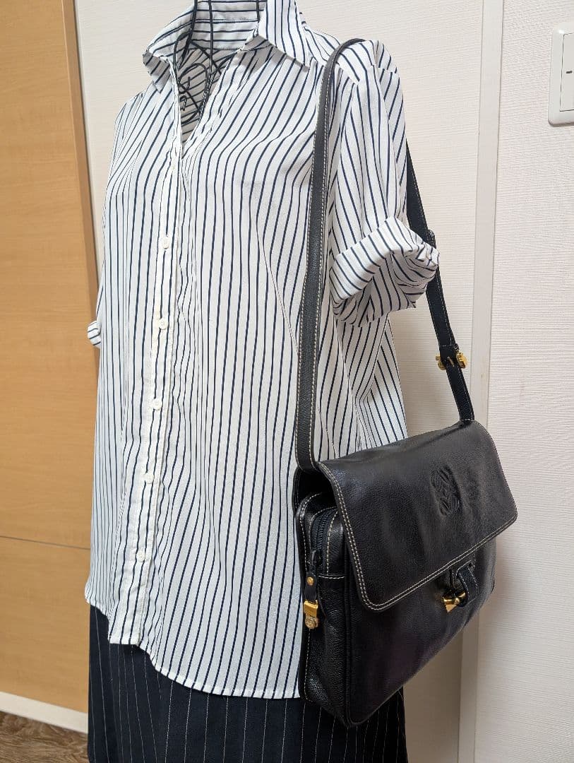 ♥極美品♥ロエベ OLD LOEWE ショルダーバッグ アナグラム レザー 黒