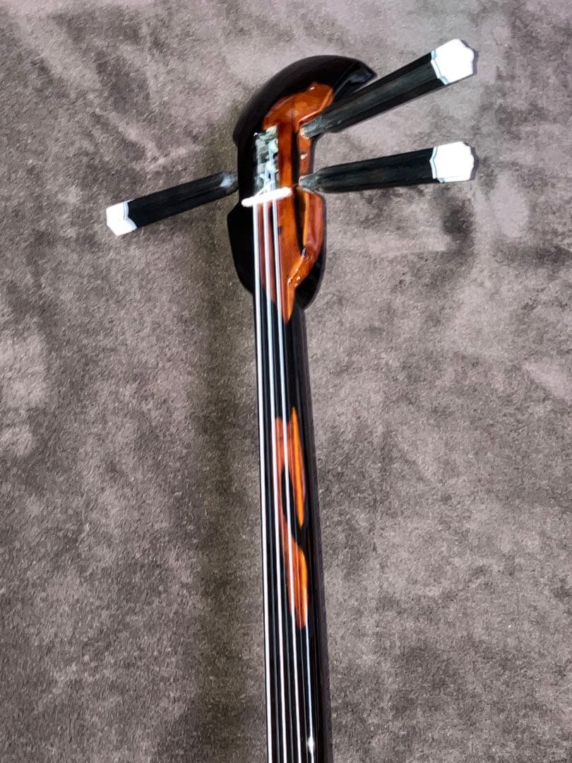 沖縄三線ワンランク上(上質黒檀)真壁型本皮一枚張りスンチ塗り期間限定出品