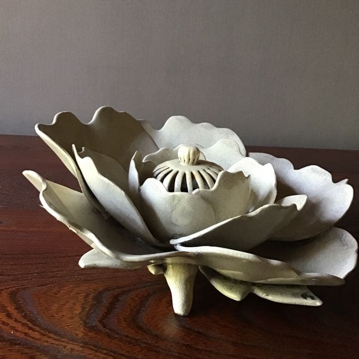 白薩摩焼　花弁　香炉　明治期. 書1