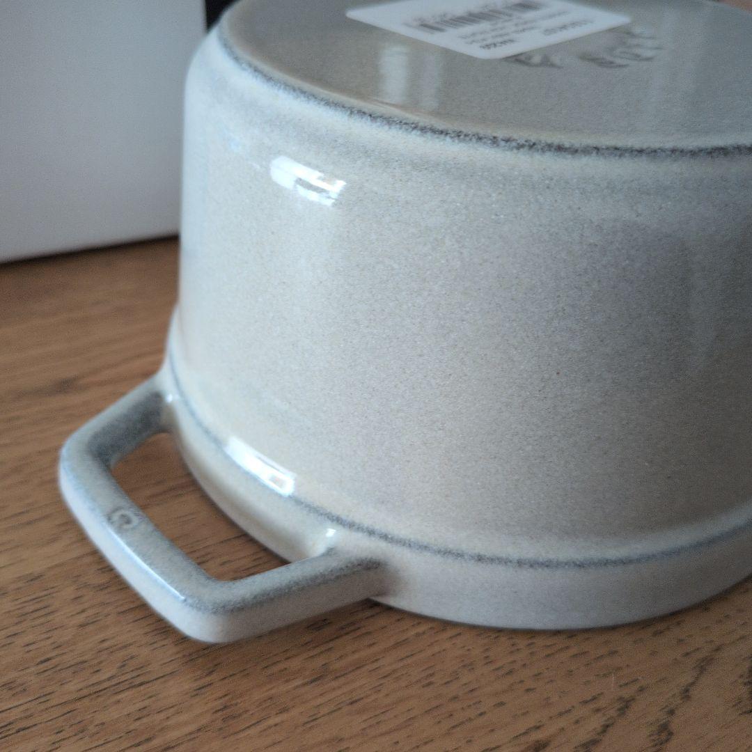 【新品未使用】Staub ココット ラウンド 14cm カンパーニュ　おまけ付き