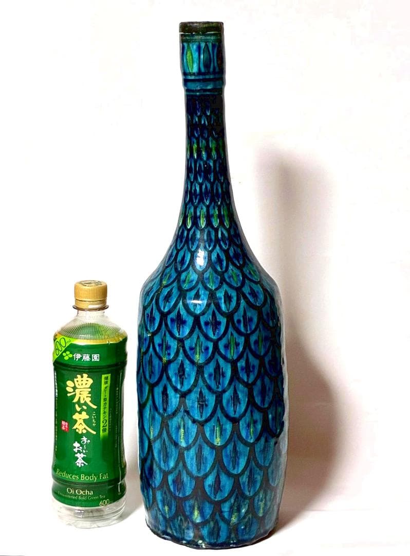 ターコイズグリーンに黒や色とりどりの細首ボトル❁幾何学的 うろこ模様・少し漏れ有