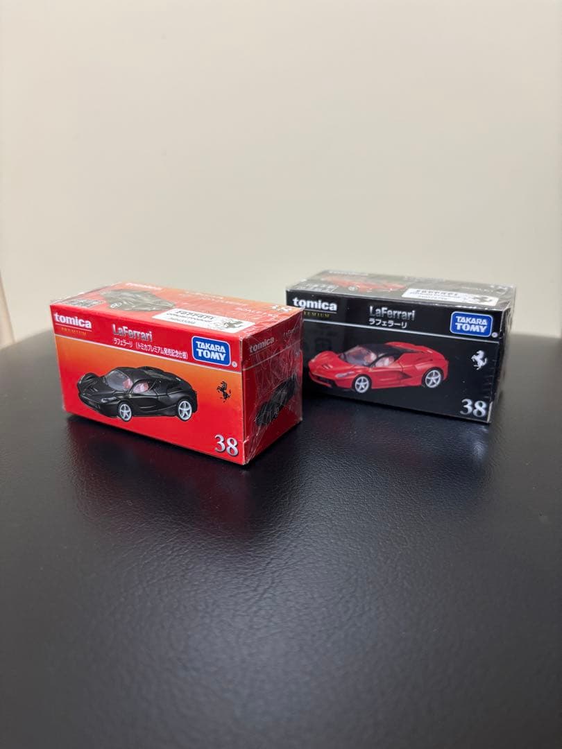 期間限定値引き【新品未使用】トミカ　歴代フェラーリ　34台+フェラーリセット8台