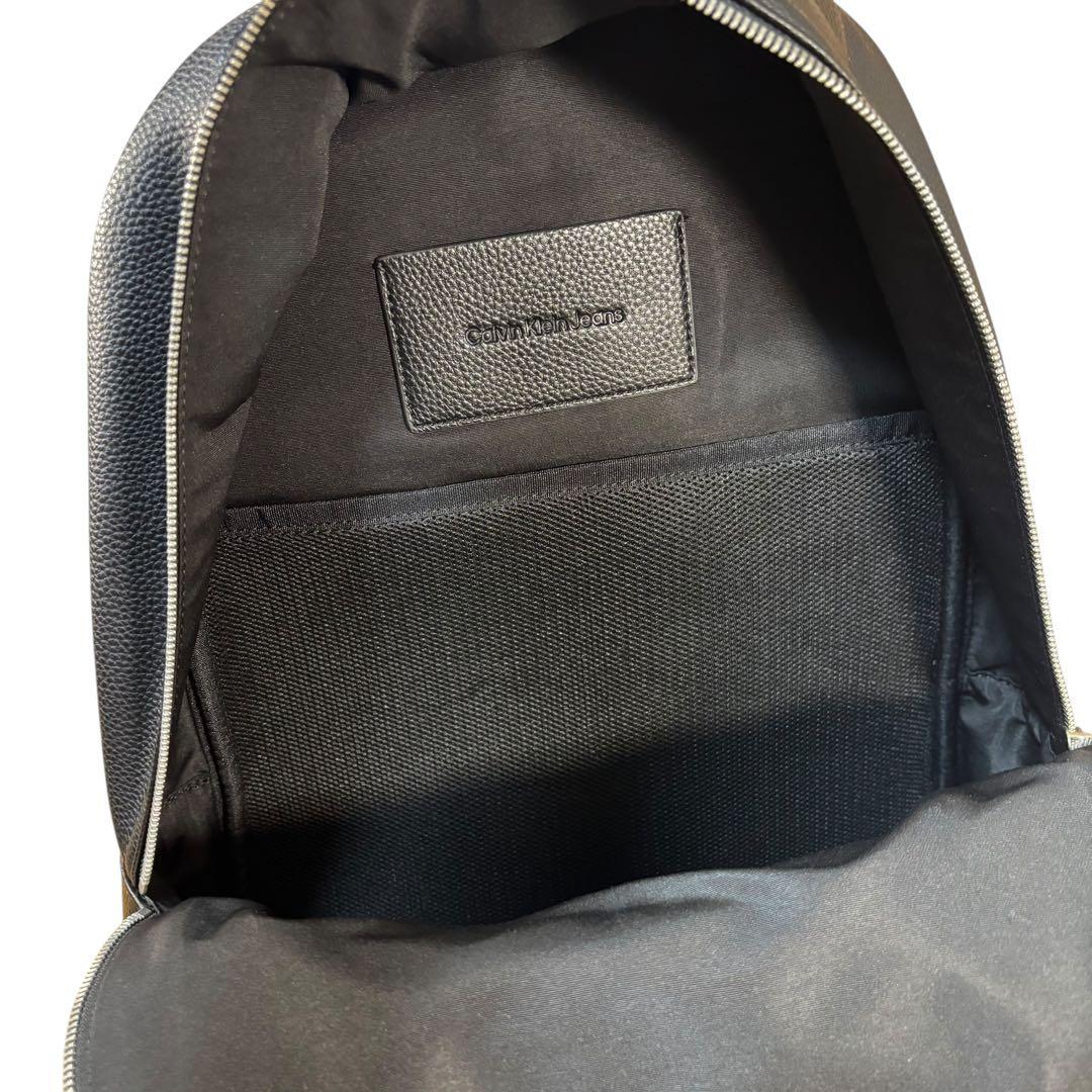 極美品　  カルバン・クライン　リュック　バッグパック　黒