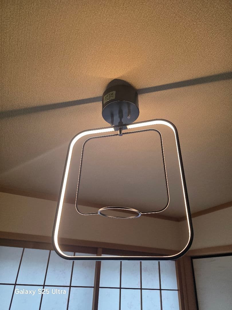 スクエア型LEDシーリングライト