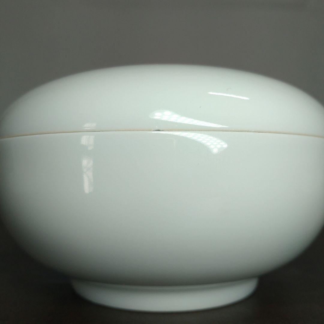 人間国宝 井上萬二 作 白磁 笹彫文 蓋物 幅約12.7cm