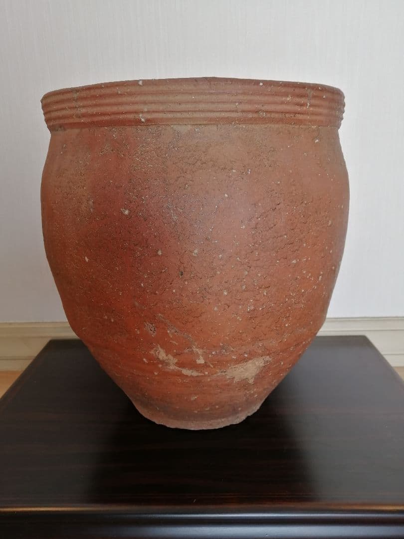 ㉛古信楽の壺　壺は景色　古信楽独特の土肌。　壺