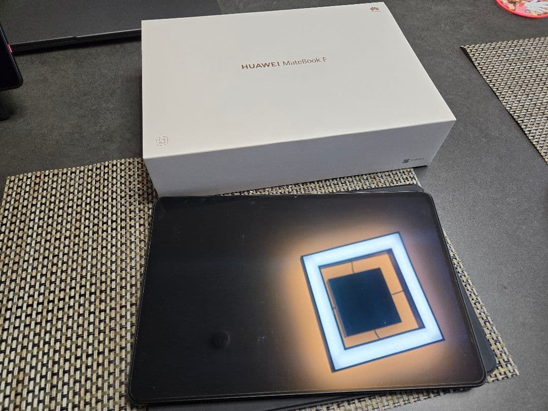 HUAWEI MateBook E 　DRC-W58 本体 + キーボード