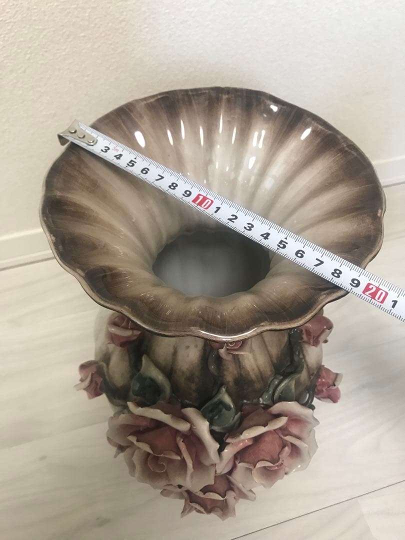 ＊送料込み＊イタリア製花瓶 カポディモンテ アンティーク バラ 陶器 花陶