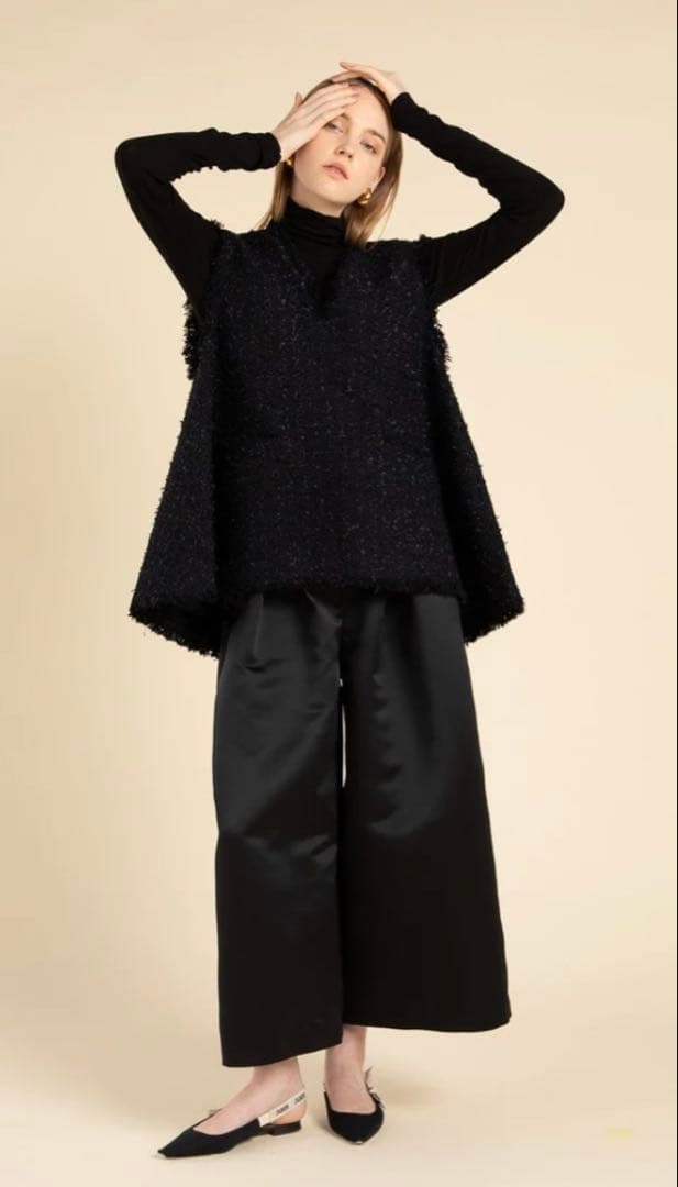 新品タグ付き★heve サテンフレアガウチョパンツ　ブラック36