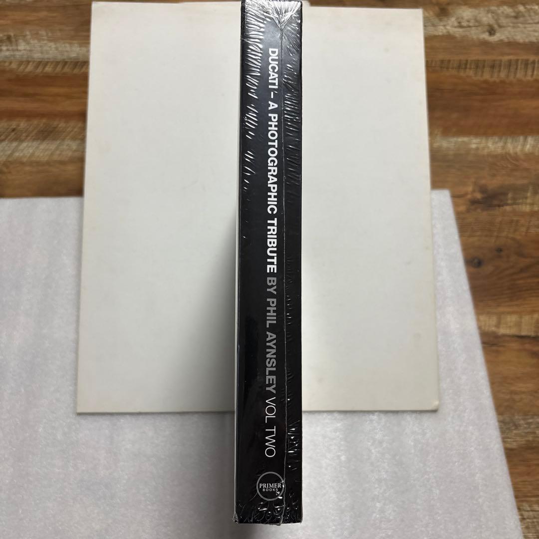 【新品未開封】Ducati ドゥカティー　写真集　洋書　英語　バイク　オートバイ