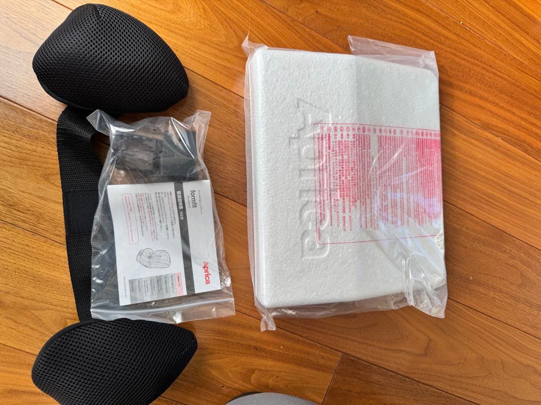 Aprica form fit AB車用チャイルドシート グレー