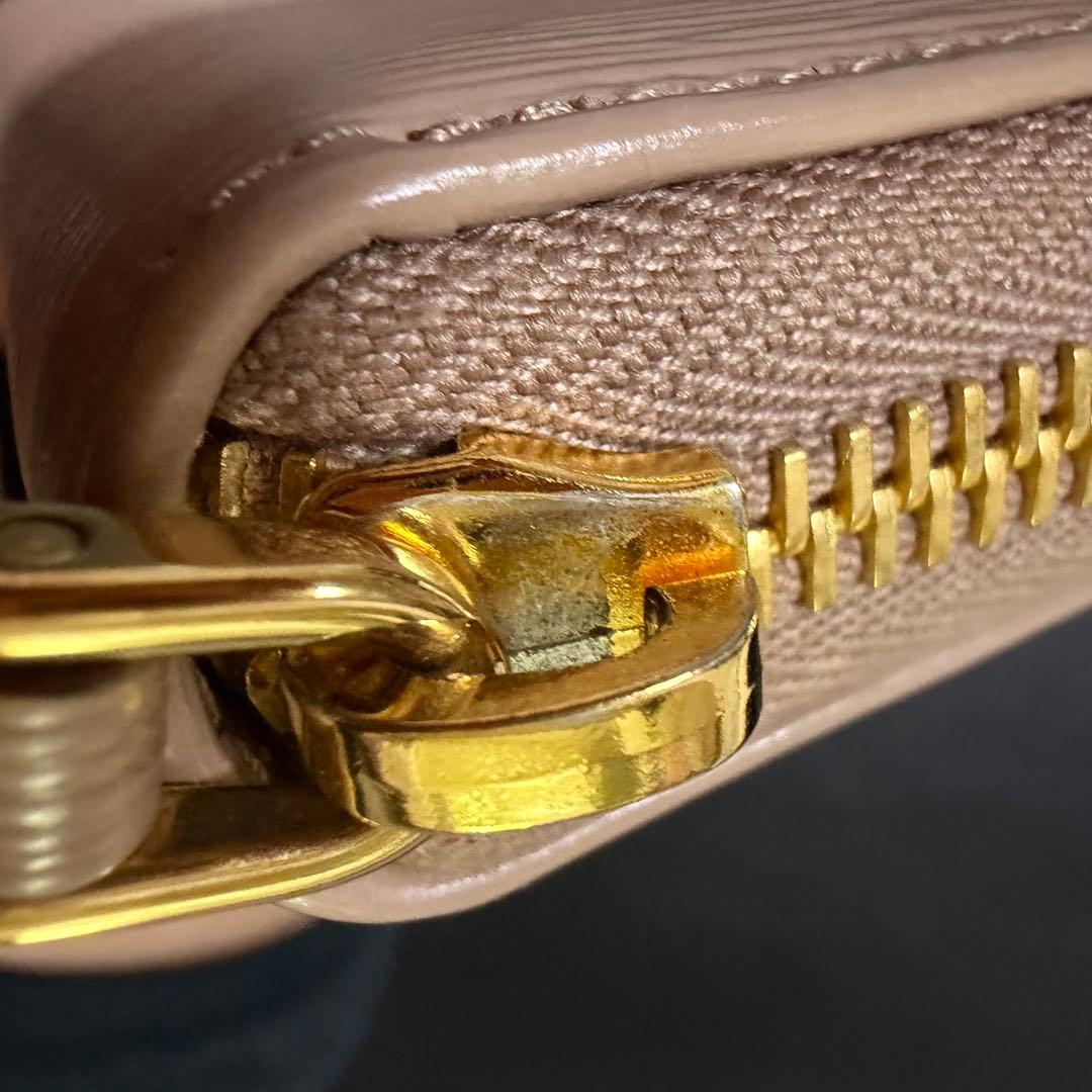 プラダ PRADA ケース　VITELLO MOVE LACCA 財布